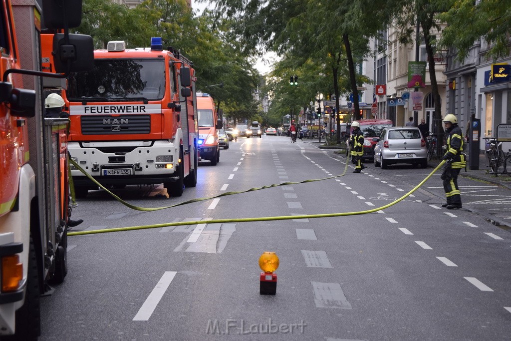 Feuer 2 Koeln Nippes Neusserstr P261.JPG - Miklos Laubert